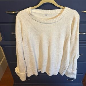 Elegant Cream Women's Crew Neck Sweater